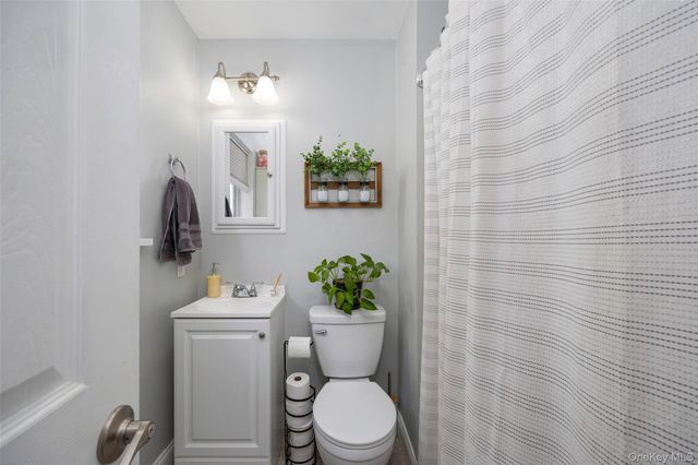 20 Amber Court, Poughkeepsie, NY 12603