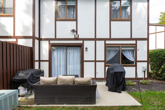 20 Amber Court, Poughkeepsie, NY 12603