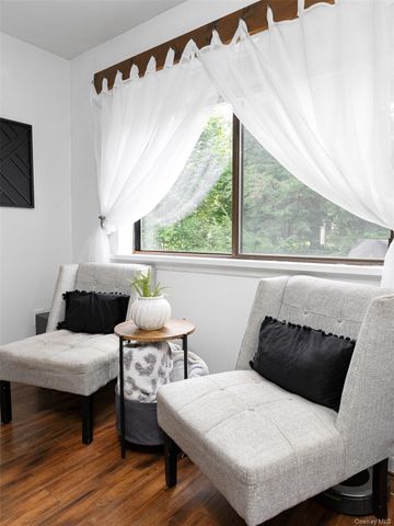 20 Amber Court, Poughkeepsie, NY 12603