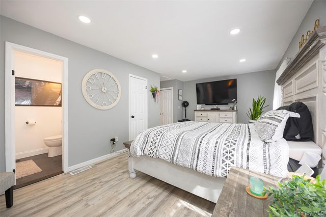 20 Amber Court, Poughkeepsie, NY 12603