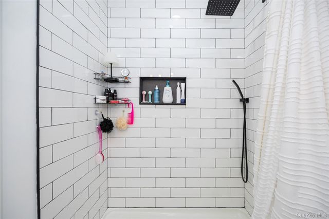 20 Amber Court, Poughkeepsie, NY 12603