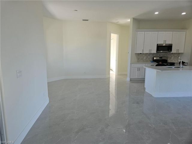 2813 NE 6TH AVE, Cape Coral, FL 33909