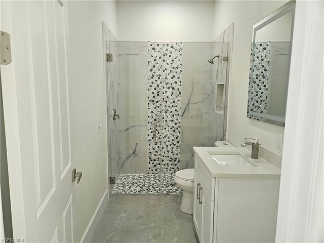 2813 NE 6TH AVE, Cape Coral, FL 33909