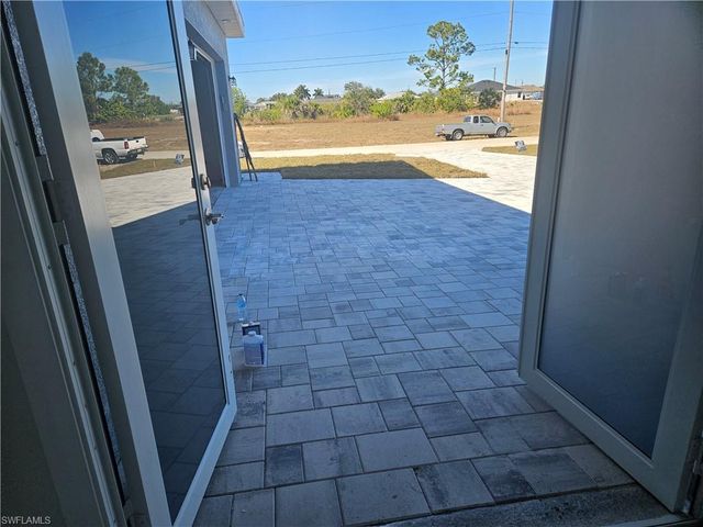 2813 NE 6TH AVE, Cape Coral, FL 33909