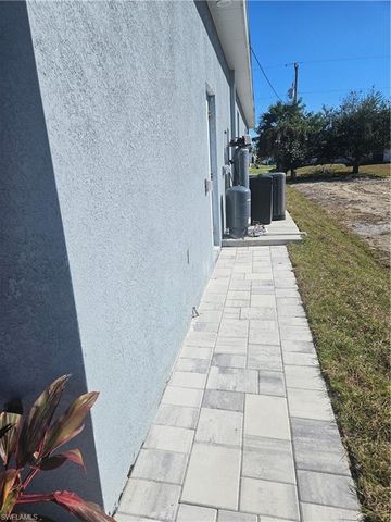 2813 NE 6TH AVE, Cape Coral, FL 33909