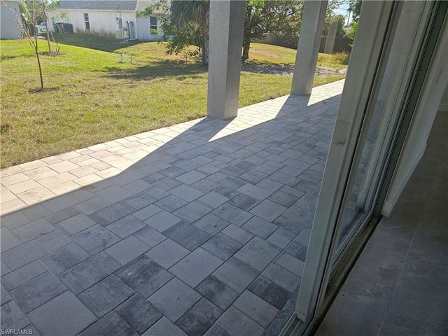 2813 NE 6TH AVE, Cape Coral, FL 33909