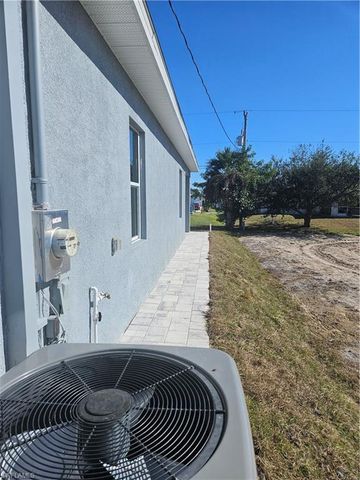 2813 NE 6TH AVE, Cape Coral, FL 33909