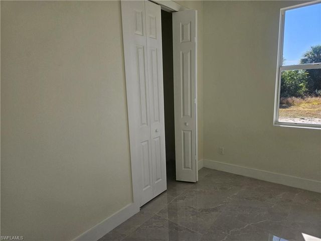 2813 NE 6TH AVE, Cape Coral, FL 33909