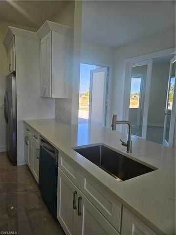 2813 NE 6TH AVE, Cape Coral, FL 33909