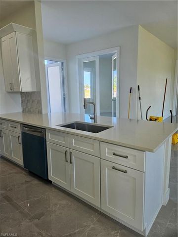 2813 NE 6TH AVE, Cape Coral, FL 33909