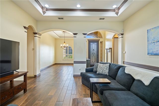 531 PINEHURST Dr, Portland, TX 78374