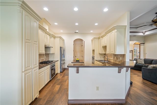 531 PINEHURST Dr, Portland, TX 78374