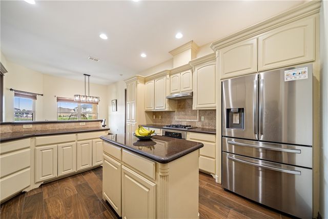 531 PINEHURST Dr, Portland, TX 78374