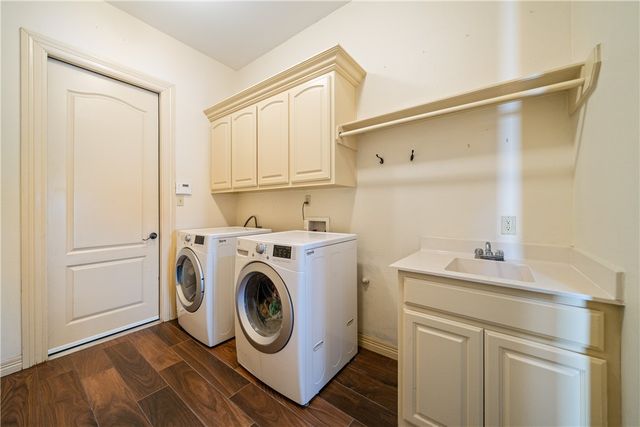 531 PINEHURST Dr, Portland, TX 78374