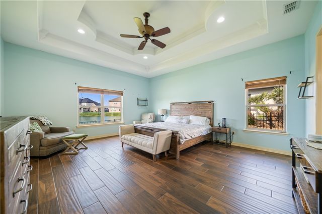 531 PINEHURST Dr, Portland, TX 78374