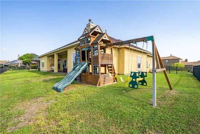 531 PINEHURST Dr, Portland, TX 78374