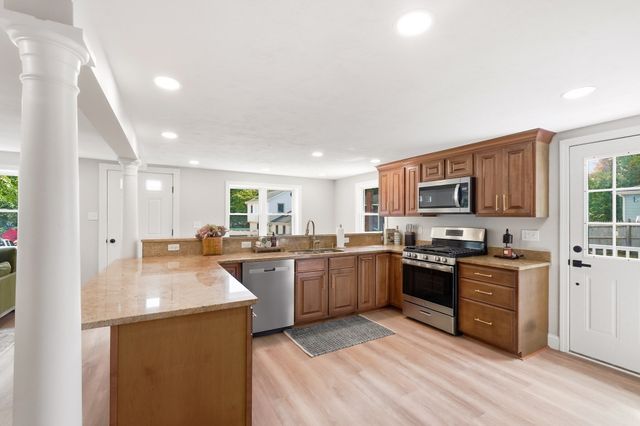 98 Towne Way, Marshfield, MA 02050