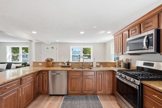 98 Towne Way, Marshfield, MA 02050