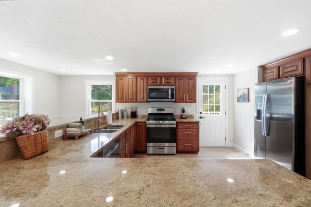 98 Towne Way, Marshfield, MA 02050