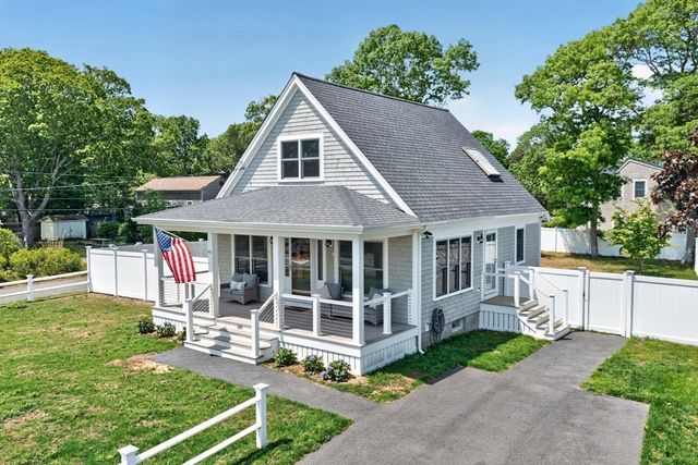 245 Edgewater Drive East, Falmouth, MA 02536