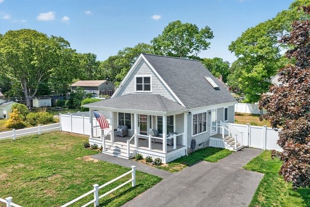 245 Edgewater Drive East, Falmouth, MA 02536
