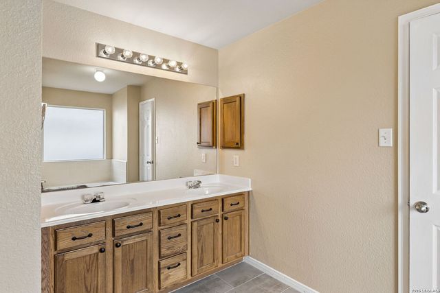 509 CHAPEL BND, New Braunfels, TX 78130