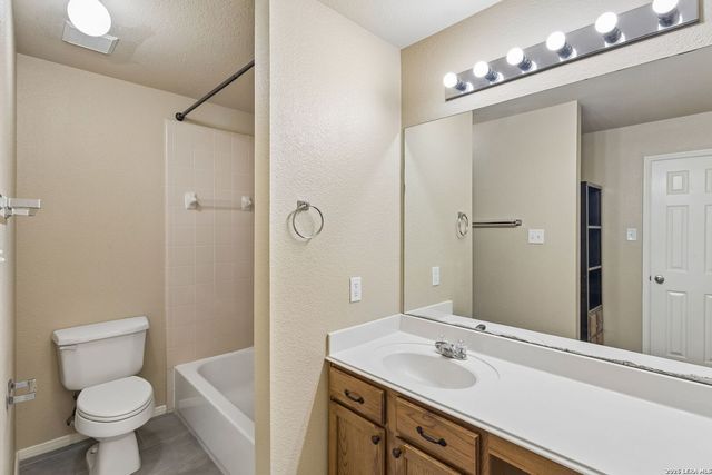 509 CHAPEL BND, New Braunfels, TX 78130