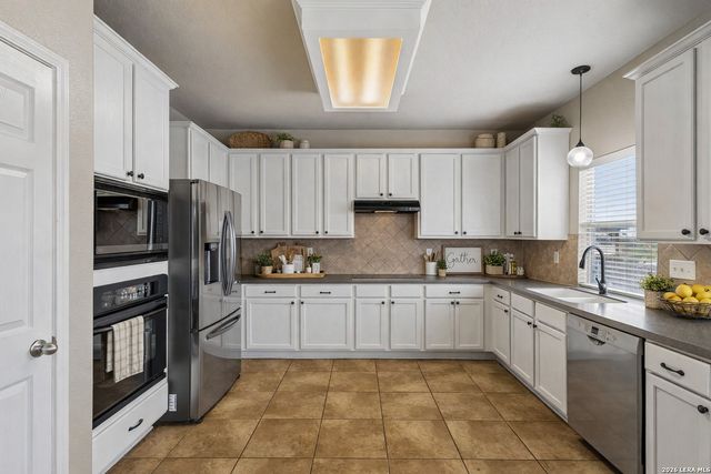 509 CHAPEL BND, New Braunfels, TX 78130