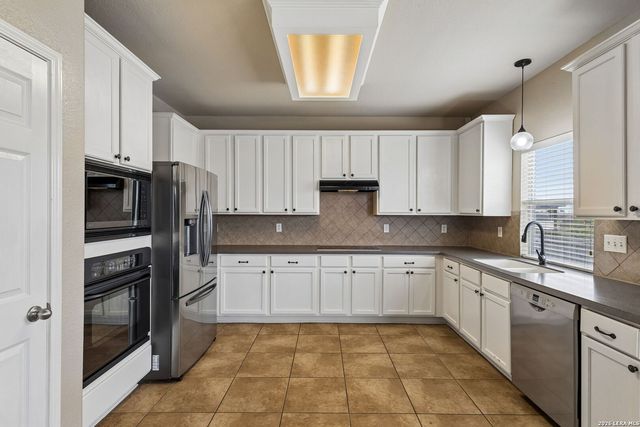 509 CHAPEL BND, New Braunfels, TX 78130