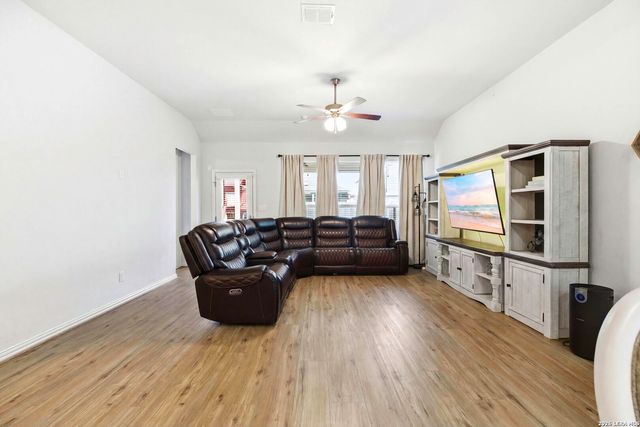 2071 Chelsea Grove, New Braunfels, TX 78130