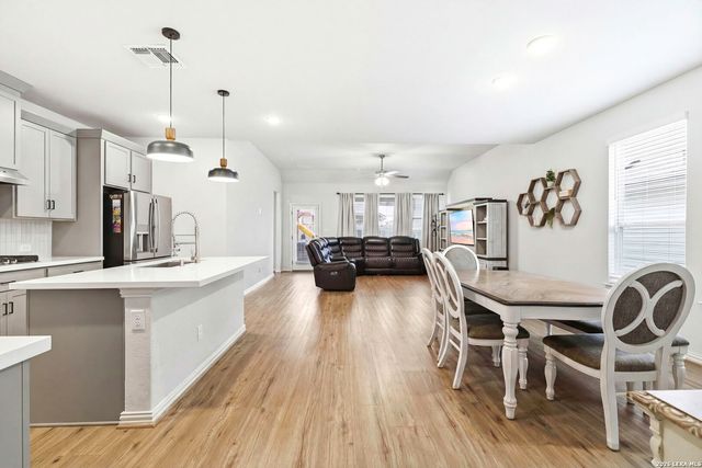 2071 Chelsea Grove, New Braunfels, TX 78130