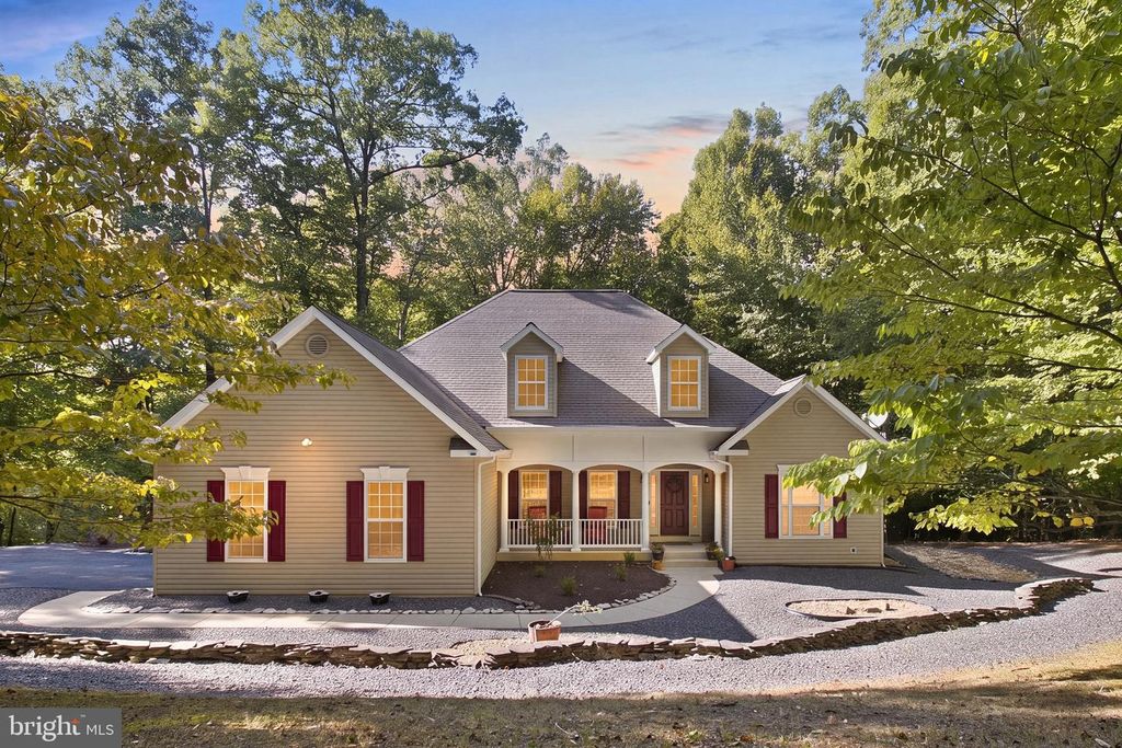 10105 WORMAN DR, King George, VA 22485
