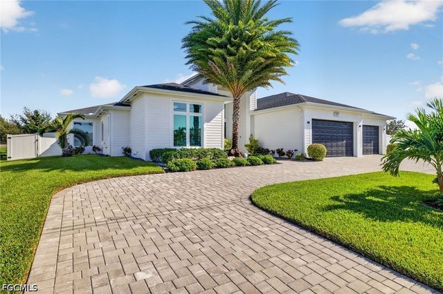 2001 SW 2nd TER, Cape Coral, FL 33991