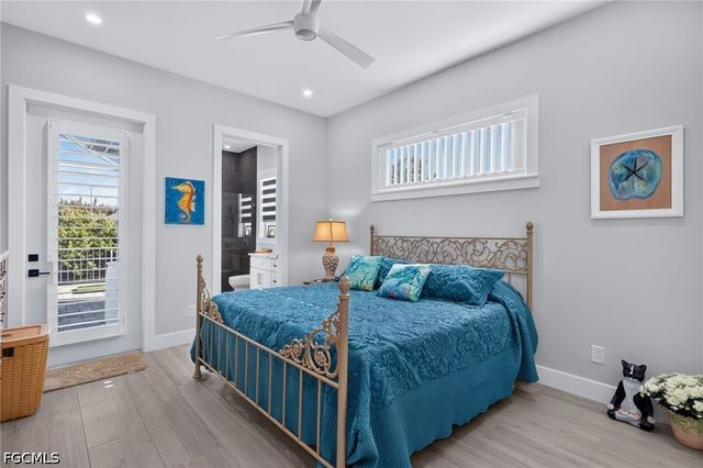 2001 SW 2nd TER, Cape Coral, FL 33991