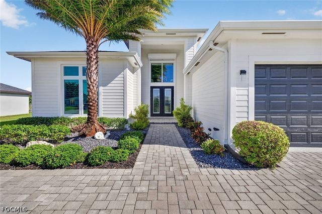 2001 SW 2nd TER, Cape Coral, FL 33991