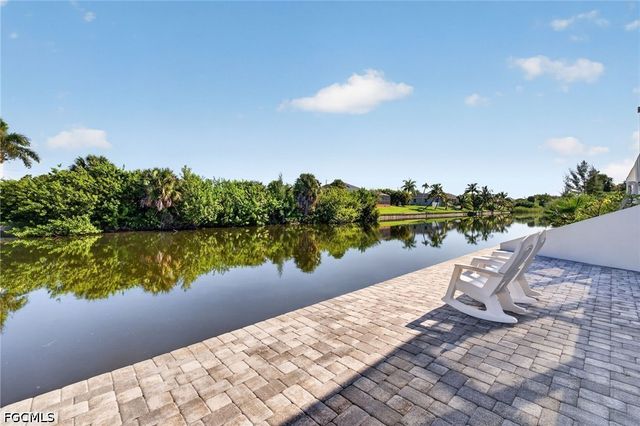 2001 SW 2nd TER, Cape Coral, FL 33991