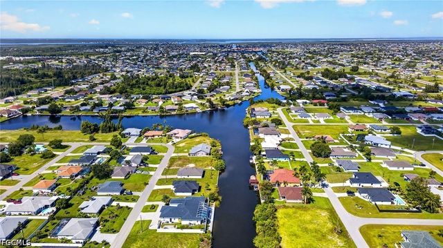 2001 SW 2nd TER, Cape Coral, FL 33991