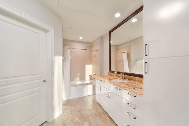 3333 Allen Parkway 3003, Houston, TX 77019