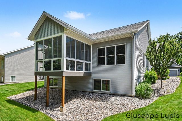 1023 Kensington Street Nw 126, City Of Walker, MI 49534