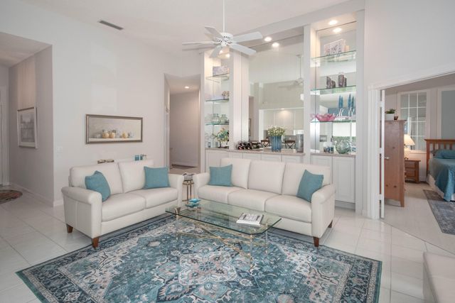 280 Kelsey Park Circle, Palm Beach Gardens, FL 33410