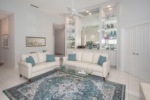 280 Kelsey Park Circle, Palm Beach Gardens, FL 33410