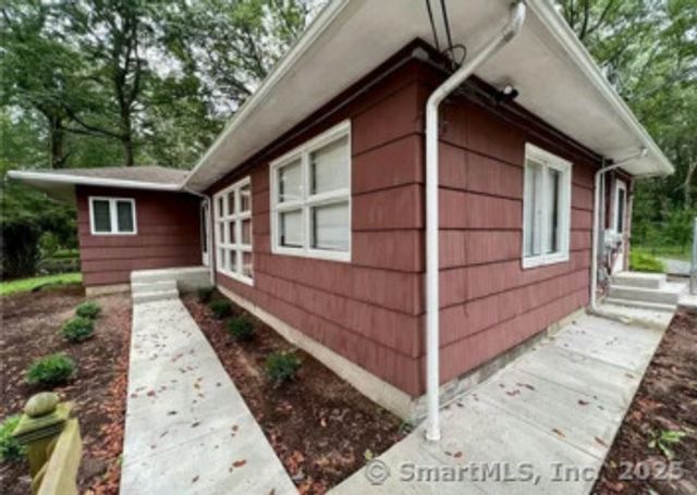 958 dunbar hill Road, Hamden, CT 06514