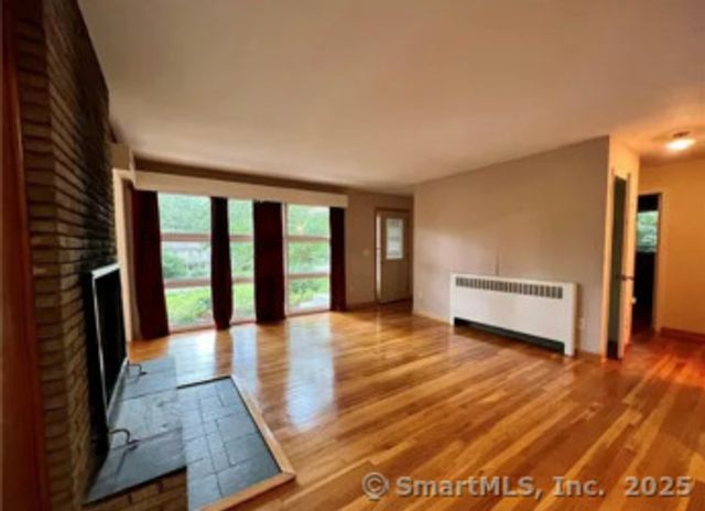 958 dunbar hill Road, Hamden, CT 06514