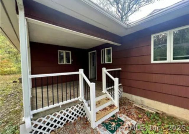 958 dunbar hill Road, Hamden, CT 06514