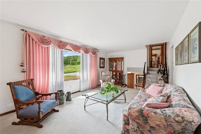 207 State Park Rd, New Alexandria, PA 15670