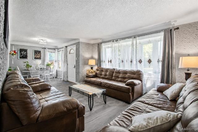 4673 Dearborndale Street, Dearborn Heights, MI 48125