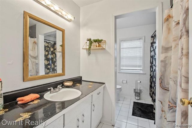 4673 Dearborndale Street, Dearborn Heights, MI 48125