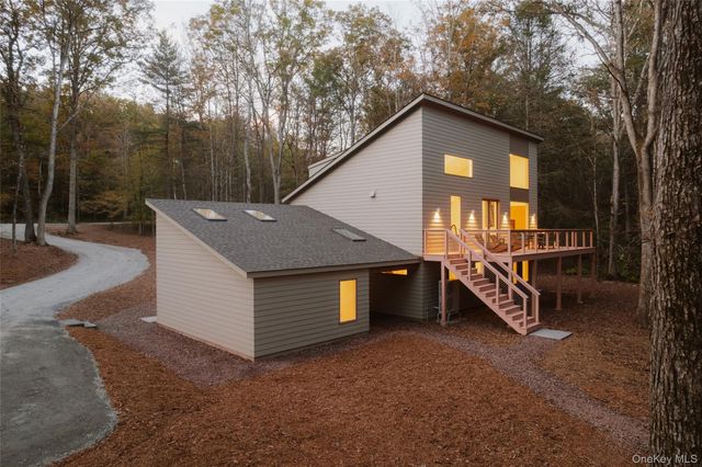 1 Brook Drive, Narrowsburg, NY 12764