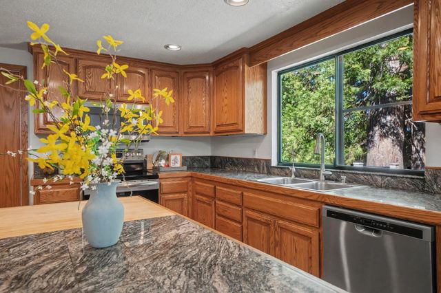 22401 Shake Ridge Rd, Volcano, CA 95689