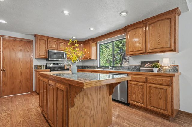 22401 Shake Ridge Rd, Volcano, CA 95689